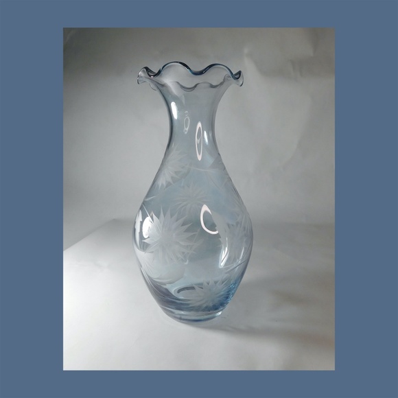 LENOX "Expressions of the Heart" Daisy Blue Glass Vase, 10" Tall - Picture 1 of 7
